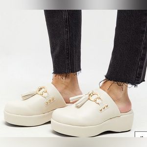 Circus NY by Sam Edelman Jinger Clogs